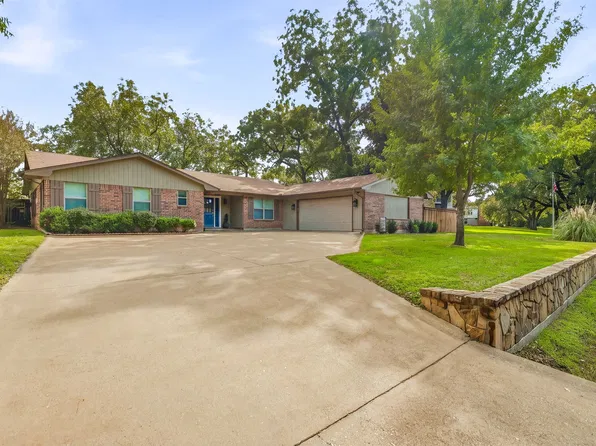 7115 Westover Dr, Granbury, TX 76049