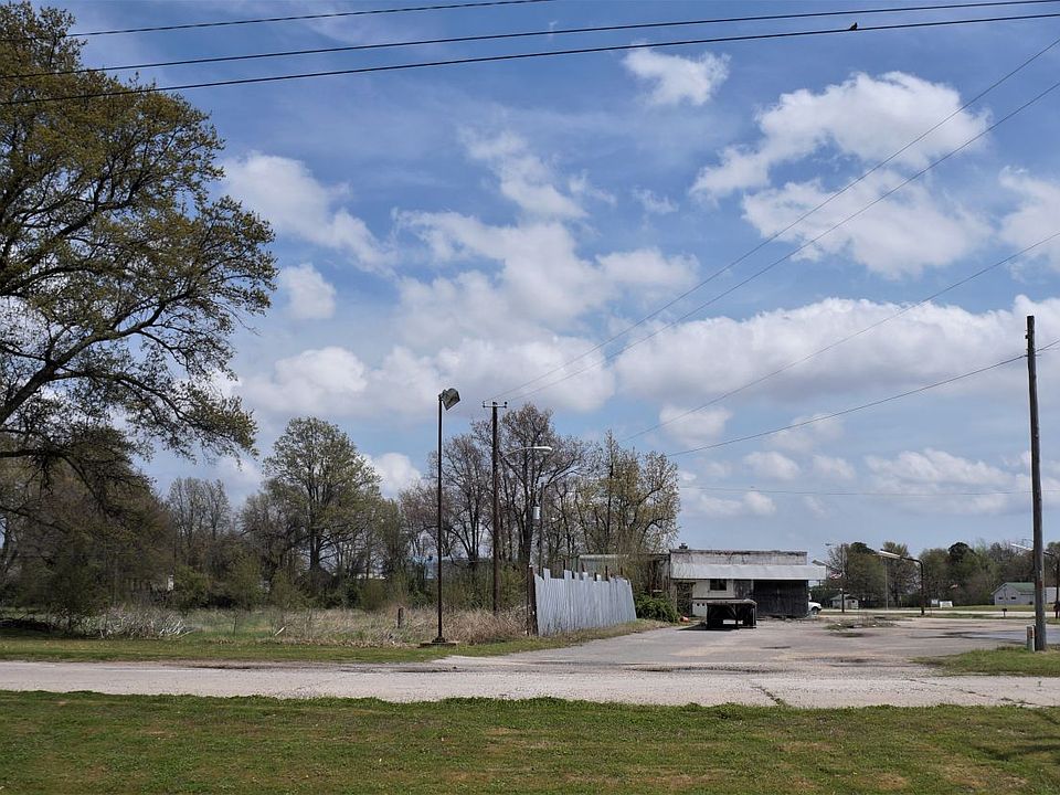 1st image of 210 South Byp