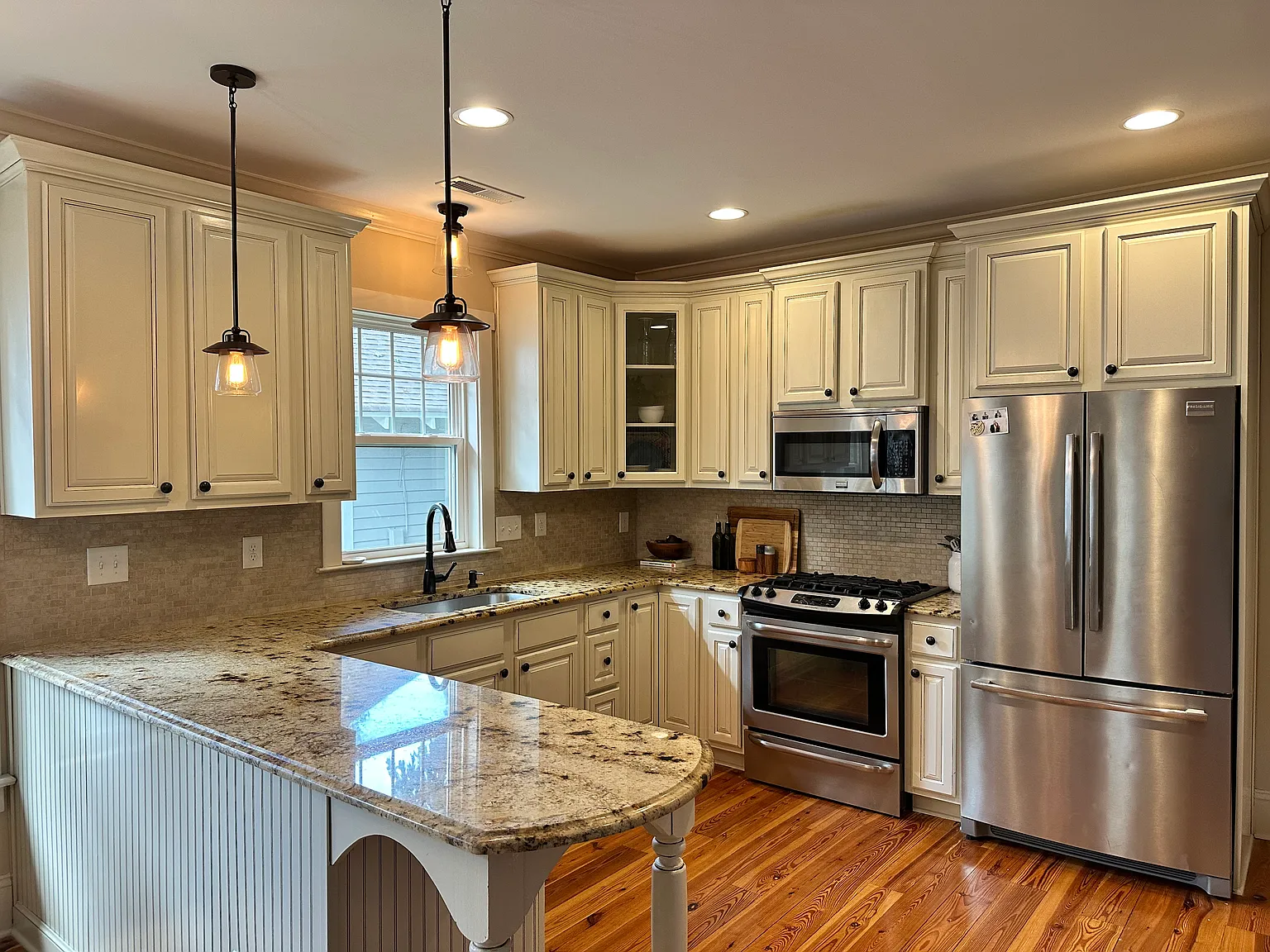 328 Woodvale Pl — Photo 3