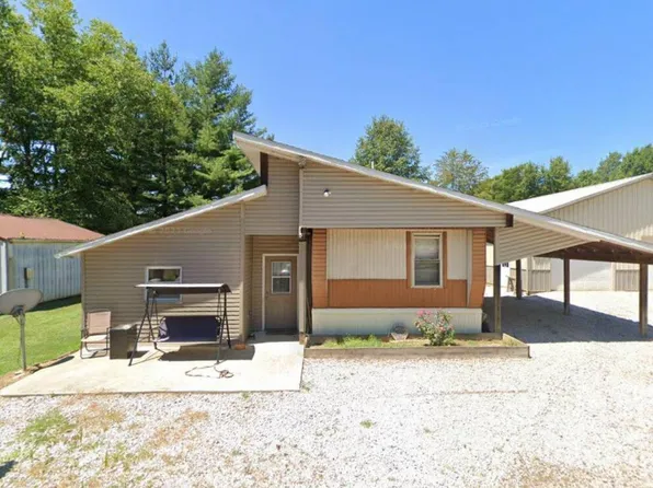 108 Acorn Dr, Bridgeport, IL 62417