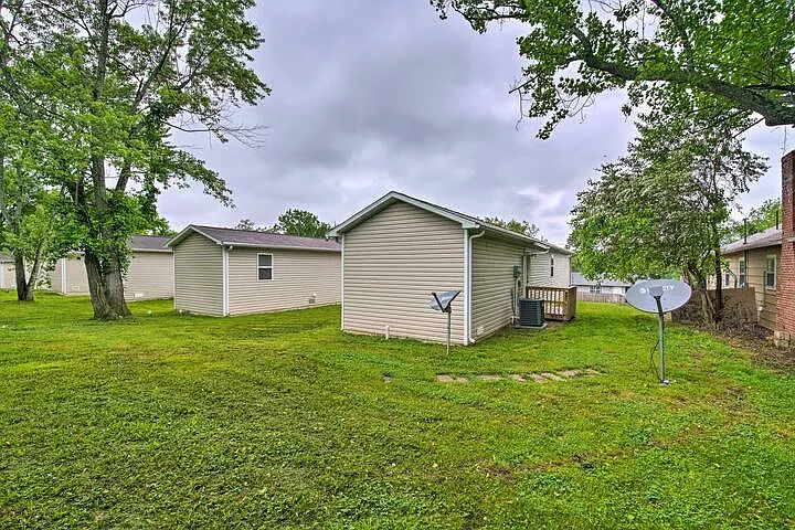 914 Renfrow St — Photo 26
