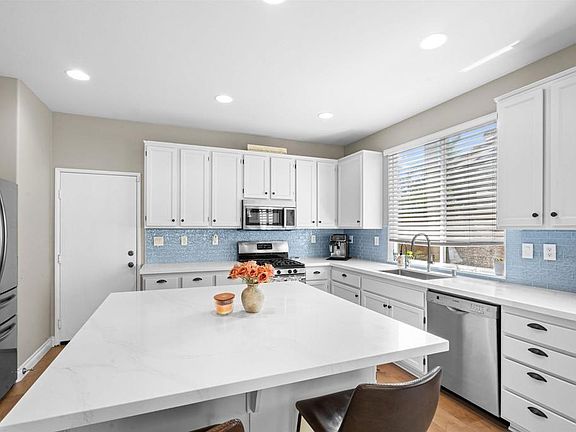 3rd image of 3259 Canyon View Dr