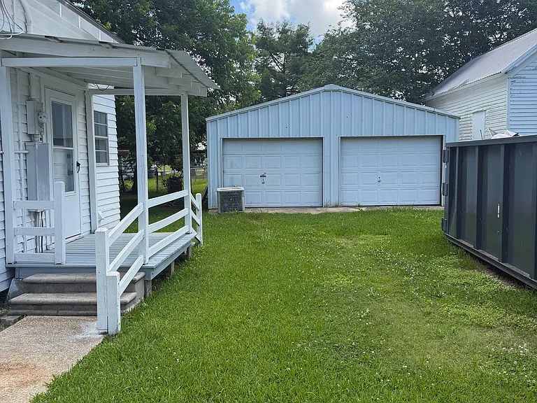 302 N Cunningham St — Photo 9