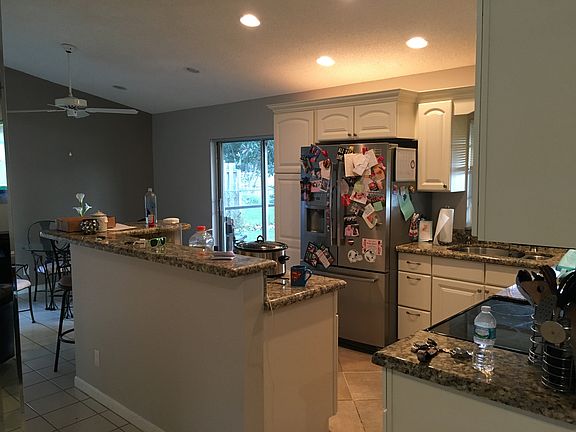 3rd image of 923 NW 11th St