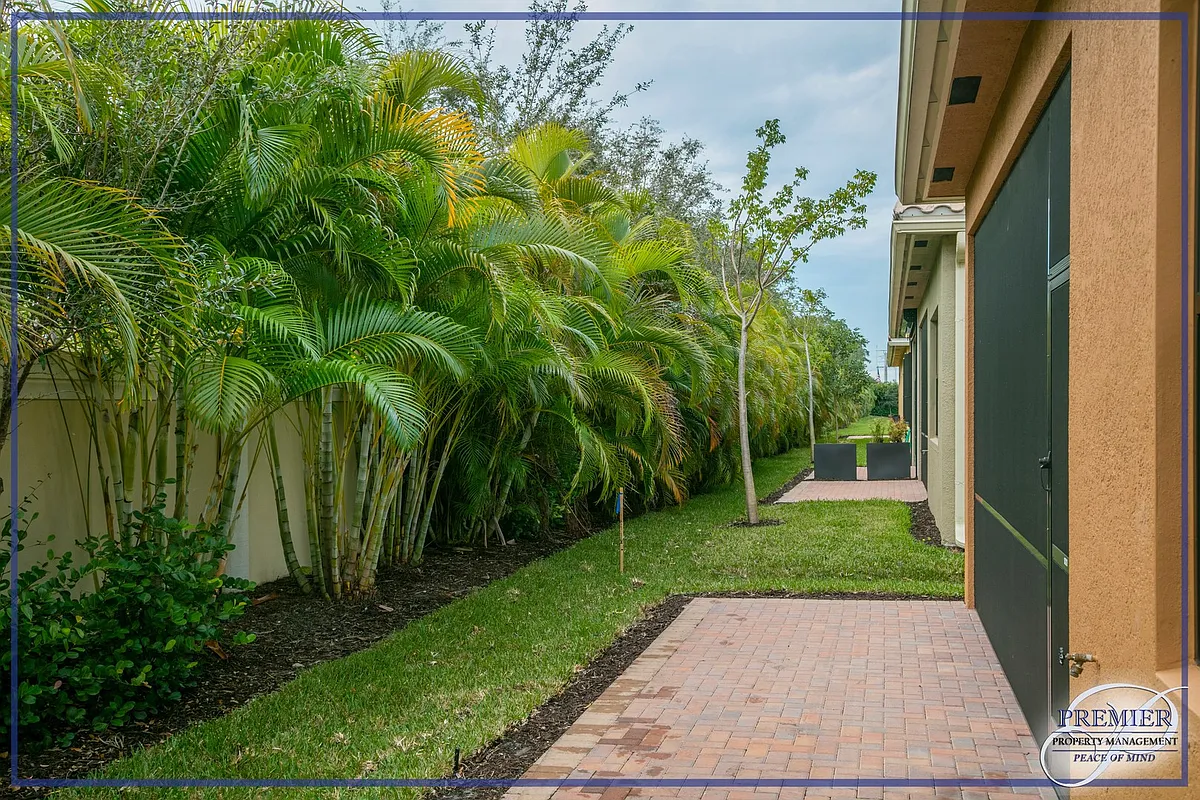 Building Photo - 13379 Silktail Dr