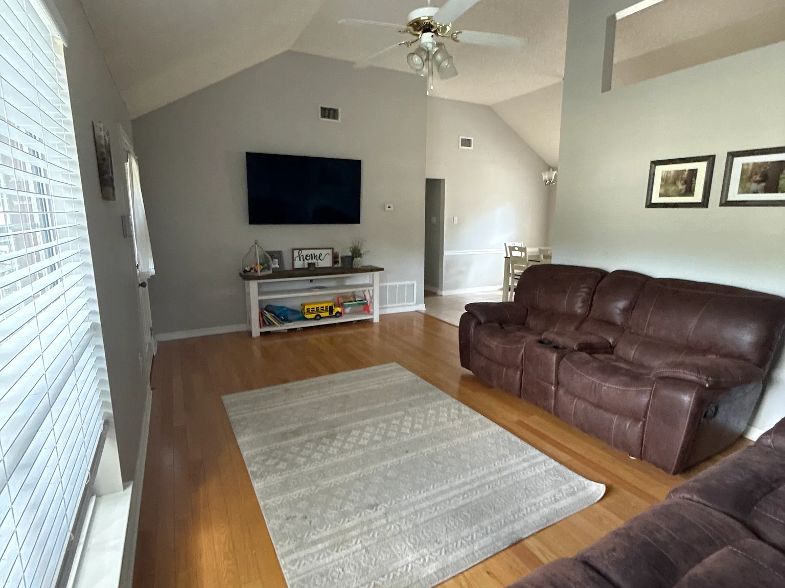 3 bed, 1600 sqft, $2,000 — Photo 4