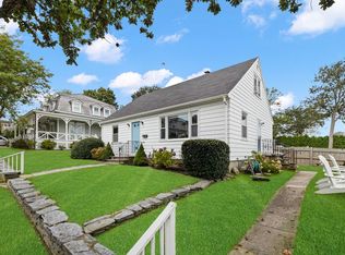 6 Cliff Ter, Newport, RI 02840