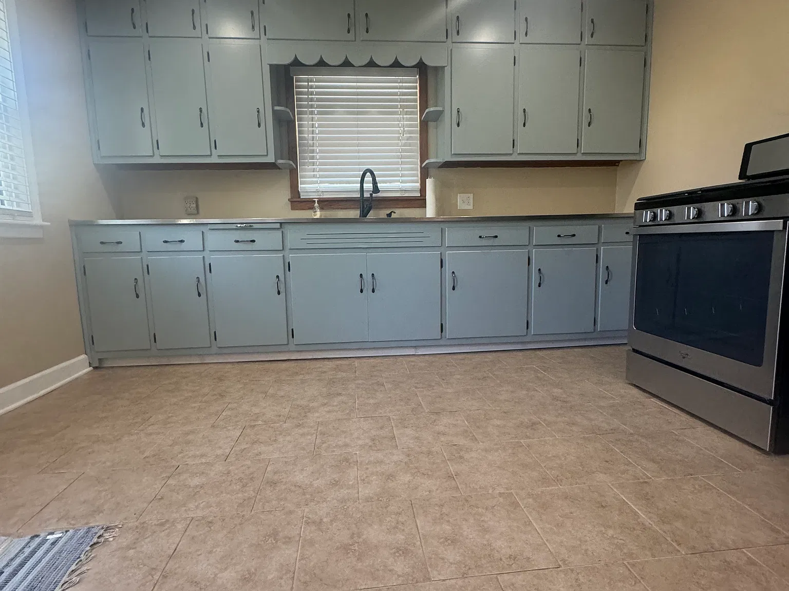 3 bed, 1092 sqft, $1,400 — Photo 2