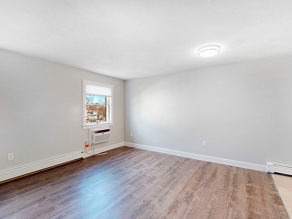 5th image of 4 Golden Ct APT 10
