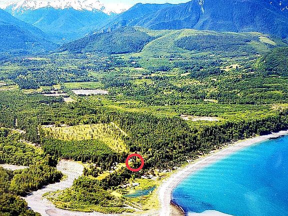 Cliff/House has Red Circle