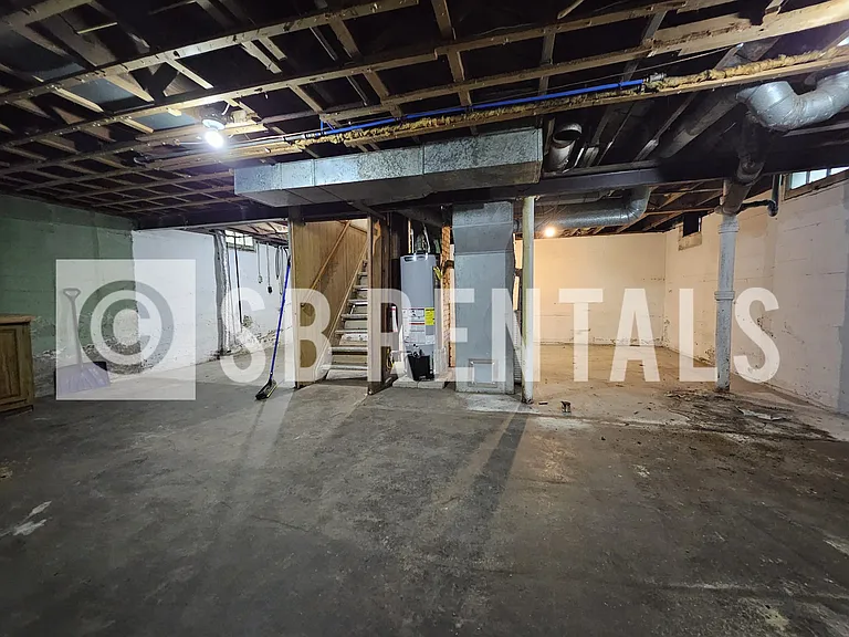 1325 N Elmer St — Photo 9
