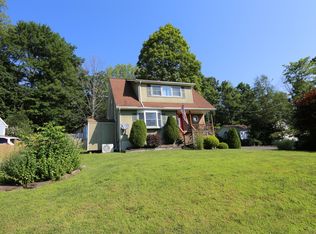 36 Cedar St, Harveys Lake, PA 18618