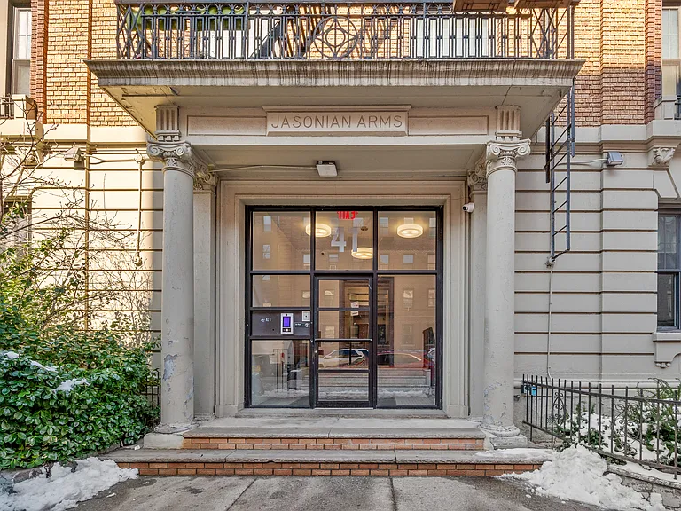 41 Clarkson Ave #4E — Photo 9
