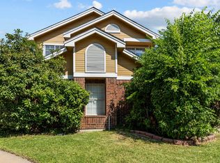9434 Penny Ln, Irving, TX 75063