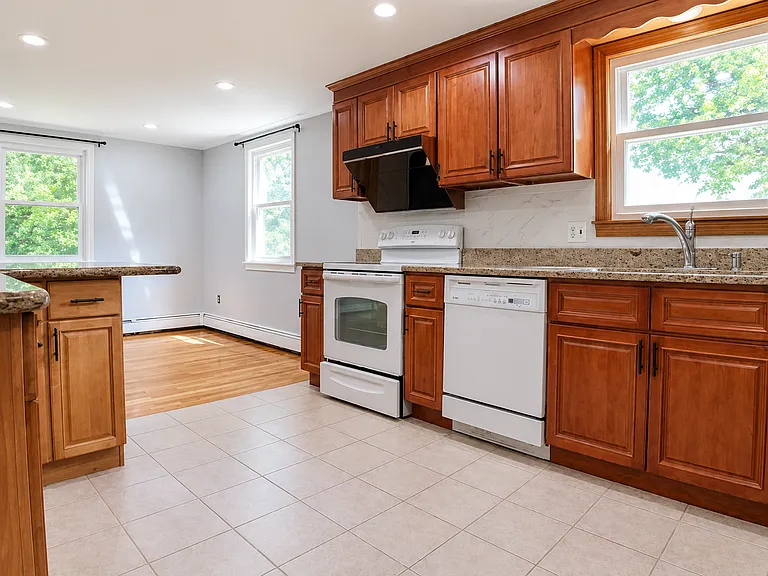 39 Anson Rd — Photo 6
