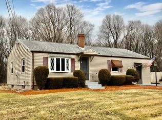 87 Meadowbrook Rd, Agawam, MA 01001