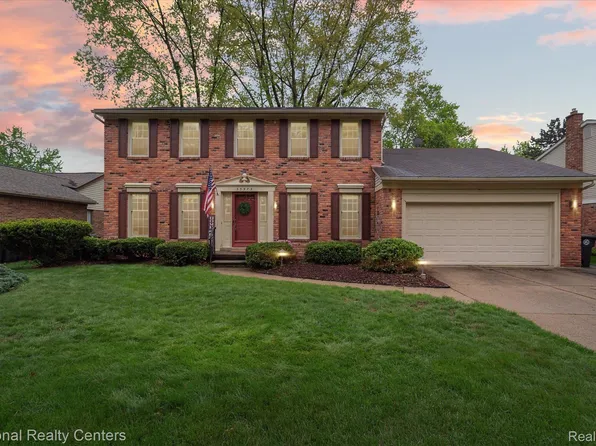 33973 Fairfax Dr, Livonia, MI 48152