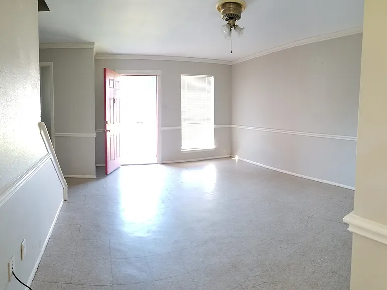 4619 Orange Cir N — Photo 7