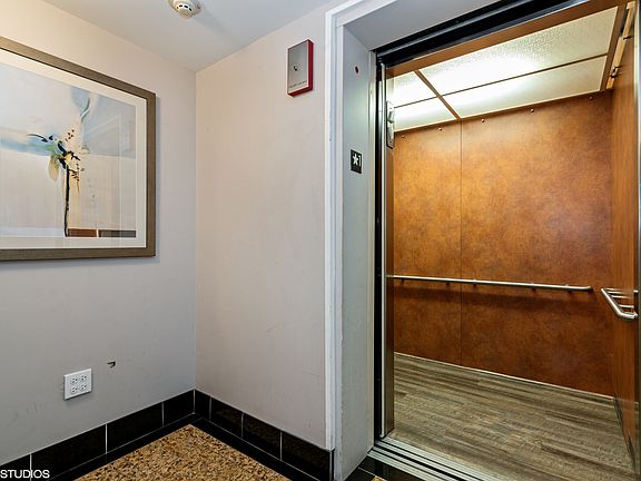 2nd image of 1926 N Lincoln Park W APT 2F