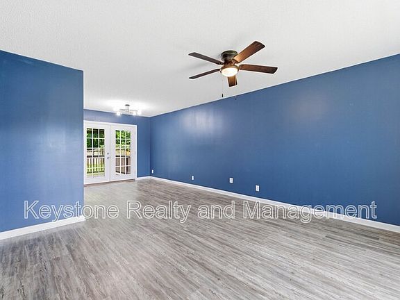 3rd image of 474 Bamburg Dr