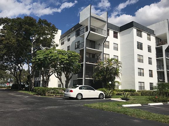 3rd image of 6190 Woodlands Blvd APT 307