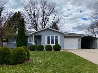 925 Brentwood Ave, Hastings, NE 68901
