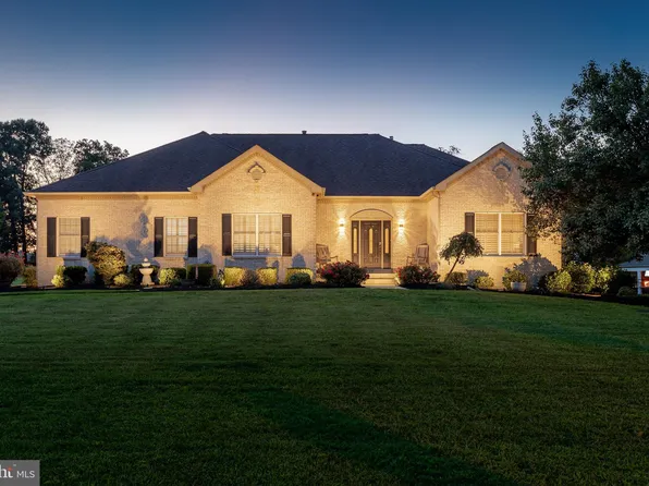 131 Preakness Dr, Mullica Hill, NJ 08062