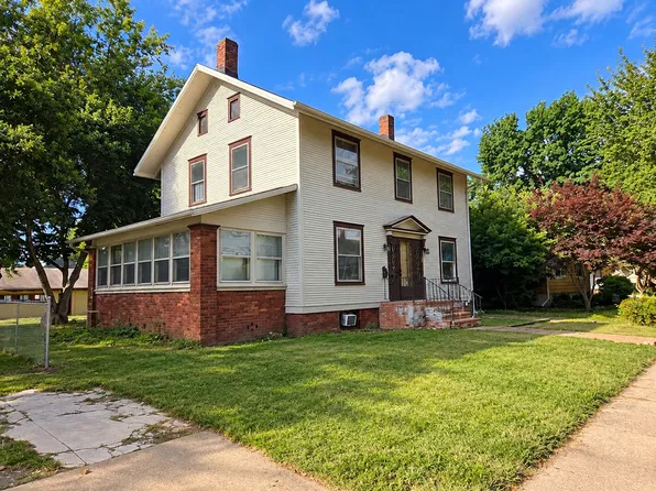 821 E Washington St, Macomb, IL 61455