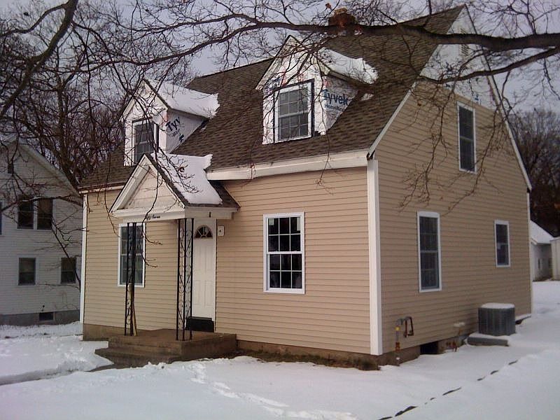 2nd image of 57 Washington St