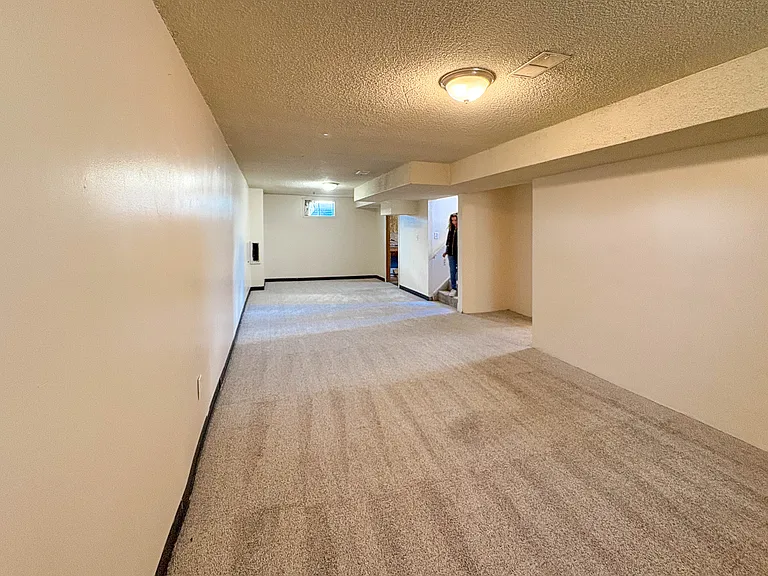 7086 Jennie Dr — Photo 20