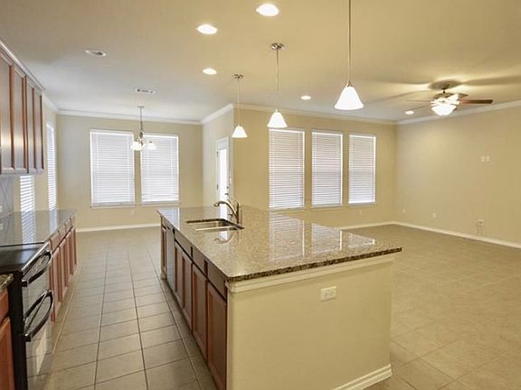 3rd image of 2506 Legacy Ln