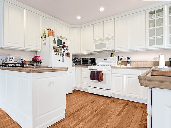 3rd image of 13027 NE 70th Dr