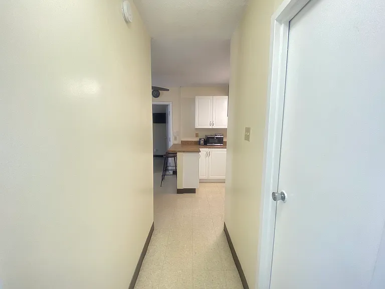 401 Princess St — Photo 47
