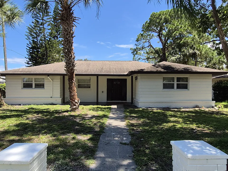 5311 Luna Vista Dr