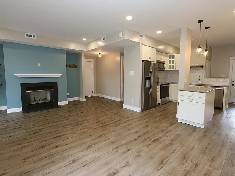 5845 Nina Pl #2E — Photo 4
