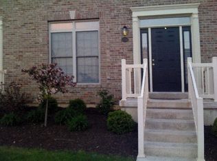 556 Queens Court Pl, Saint Peters, MO 63376
