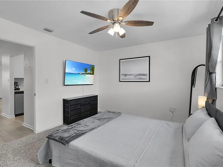3225 E Riverside Dr — Photo 12