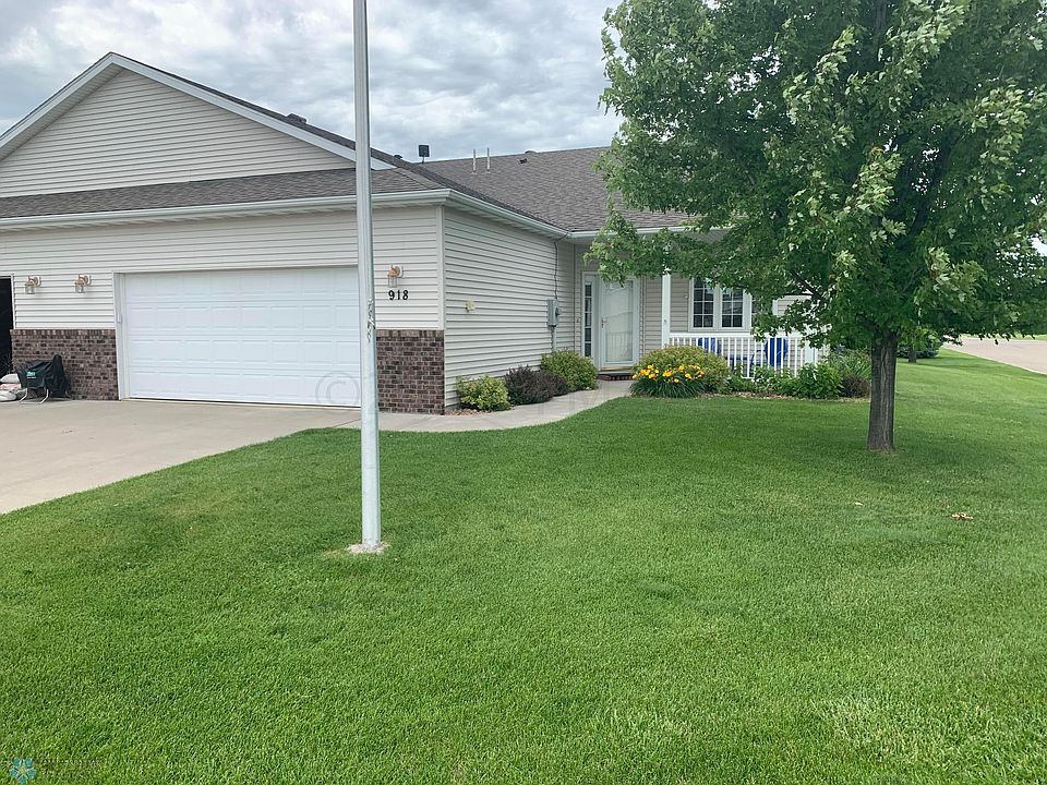 1st image of 918 Woodbridge Cir NE