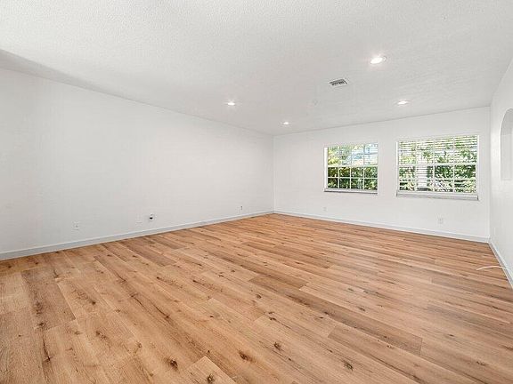 5th image of 212 N K Street #9