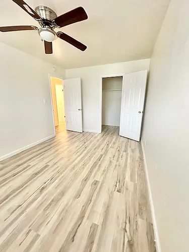 164 (510 East L) Photo 1