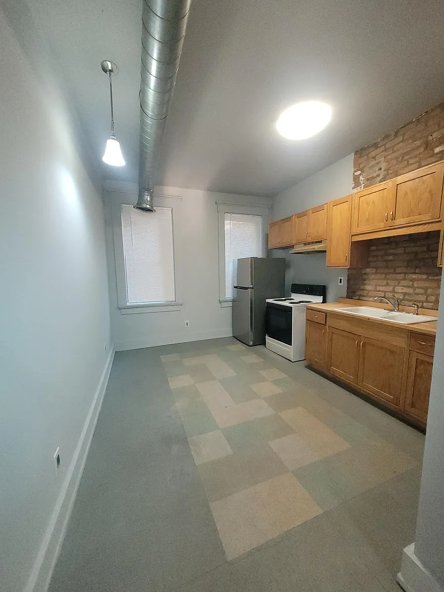 Building Photo - 1669 Hamer St #1