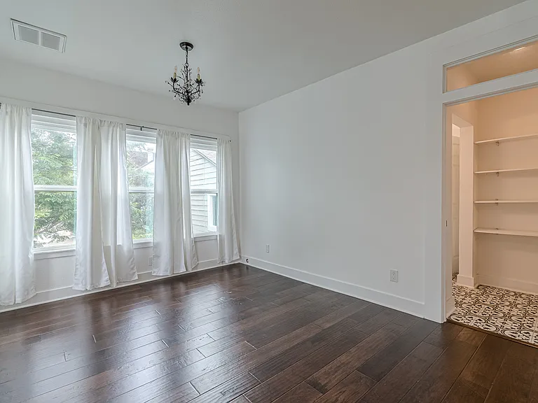 311 W Mistletoe Ave — Photo 28