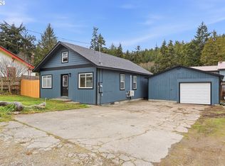 1348 Dakota St, Coos Bay, OR 97420