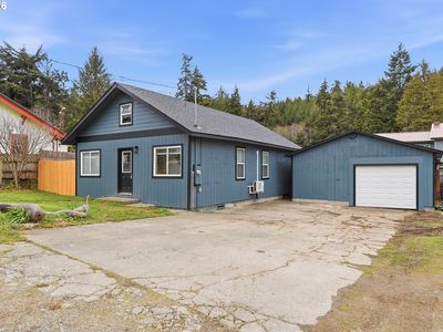 1348 Dakota St, Coos Bay, OR, 97420