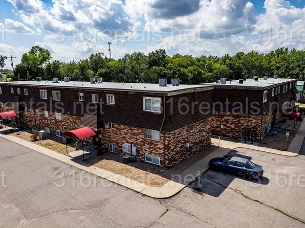 $700 - Bailey Court Apartments - Newly Renovated 2 Bedroom, 1.5 Bathroom!