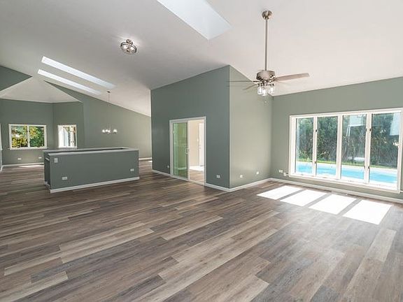 5th image of 18394 Gardenia Dr