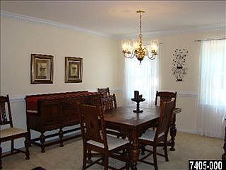 5th image of 2832 Bradley Ave