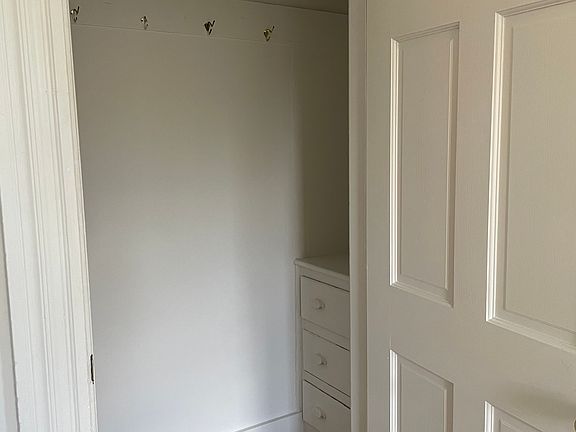 4th image of 18 Bradbury St