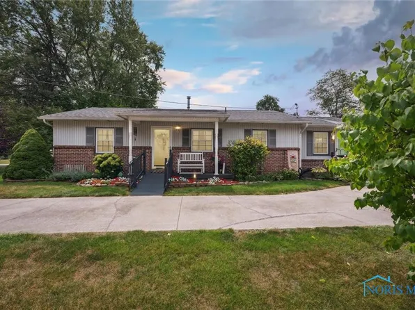 136 Bierley Ave, Pemberville, OH 43450