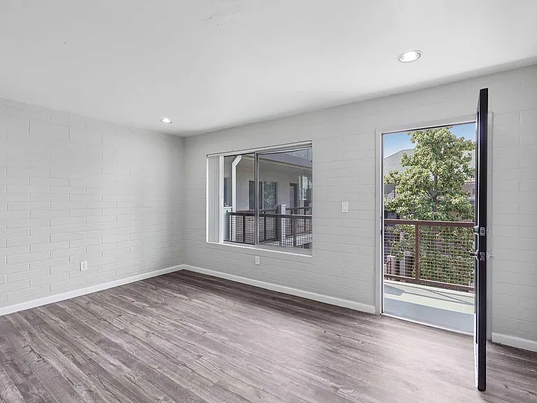 128 South 5th Avenue — Photo 51